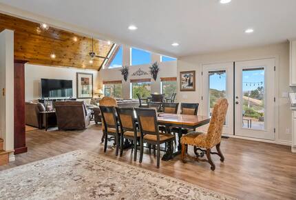 Serene Country Estate with Pickleball & Hot Tub - Paso Robles, California