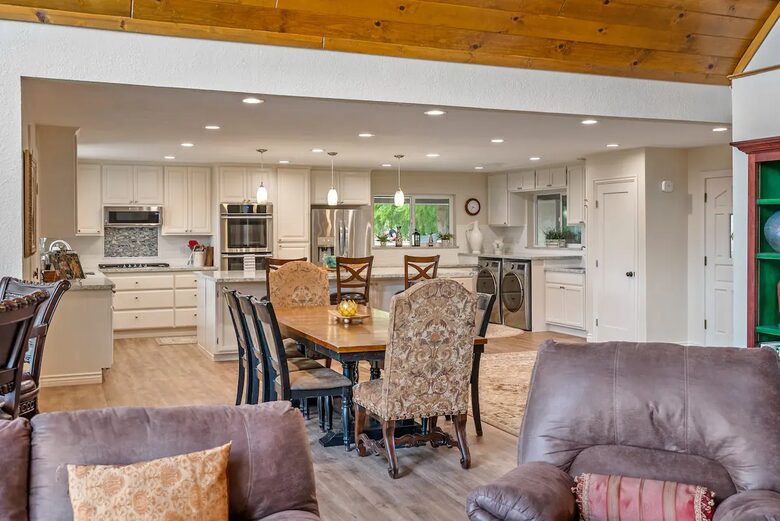 Serene Country Estate with Pickleball & Hot Tub - Paso Robles, California