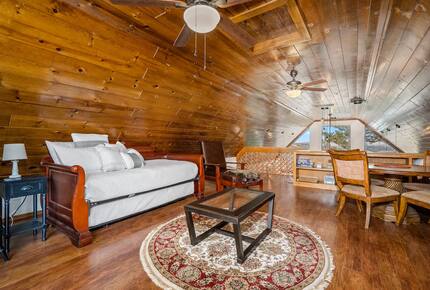 Serene Country Estate with Pickleball & Hot Tub - Paso Robles, California