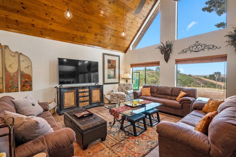 Serene Country Estate with Pickleball & Hot Tub - Paso Robles, California