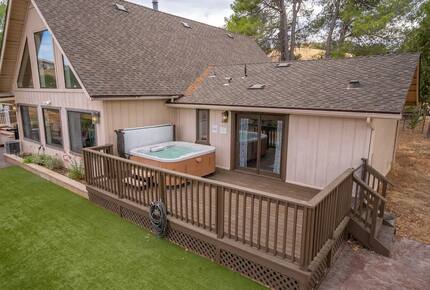 Serene Country Estate with Pickleball & Hot Tub - Paso Robles, California