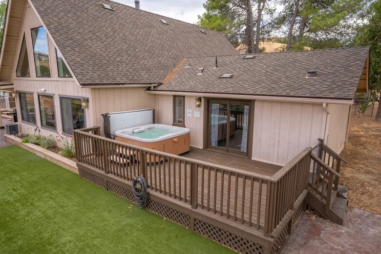 Serene Country Estate with Pickleball & Hot Tub - Paso Robles, California