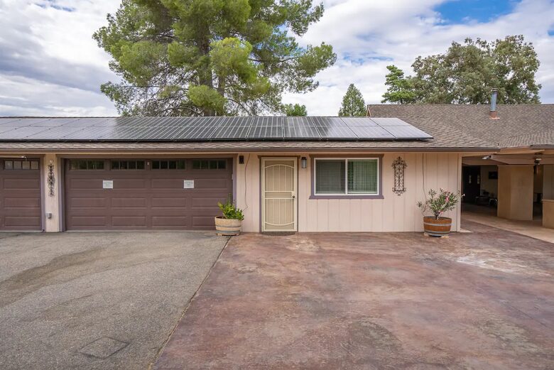 Serene Country Estate with Pickleball & Hot Tub - Paso Robles, California