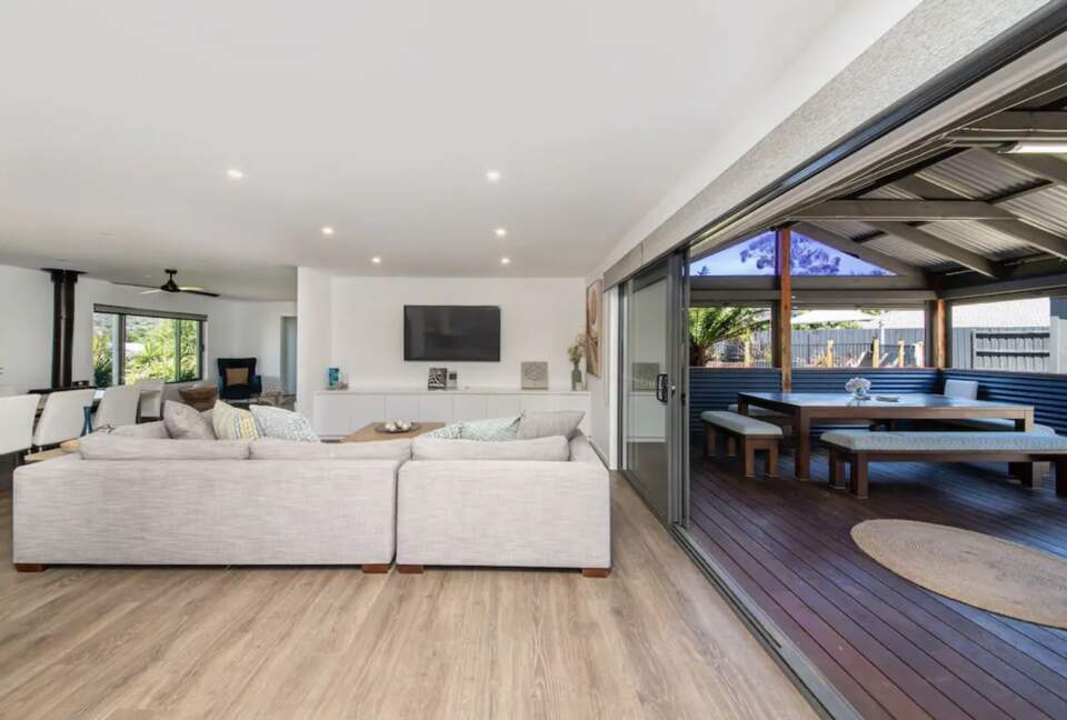 Waterfall Gully Retreat with Pool - Rosebud, Australia