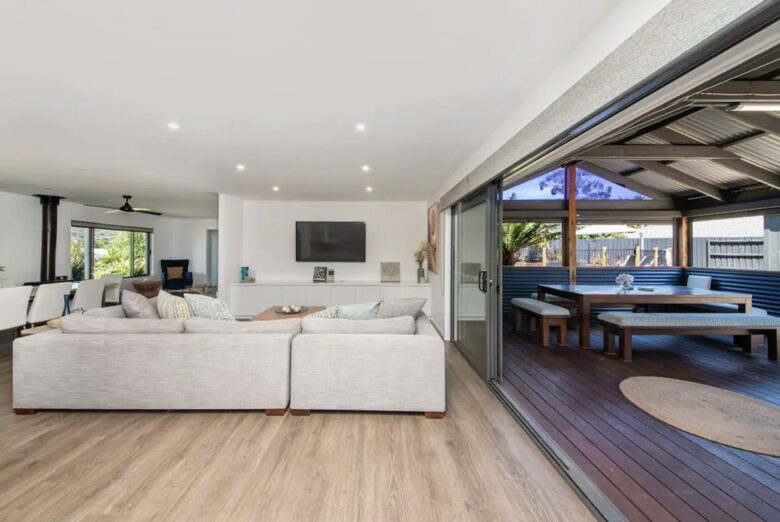 Waterfall Gully Retreat with Pool - Rosebud, Australia