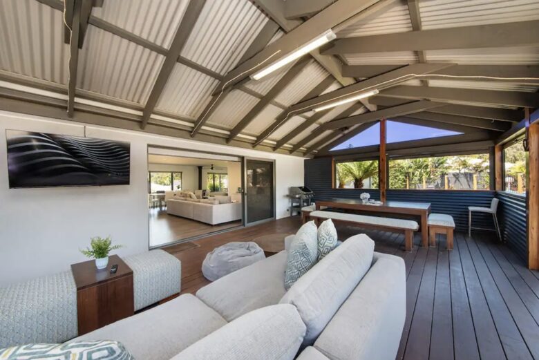 Waterfall Gully Retreat with Pool - Rosebud, Australia