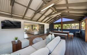 Waterfall Gully Retreat with Pool - Rosebud, Australia