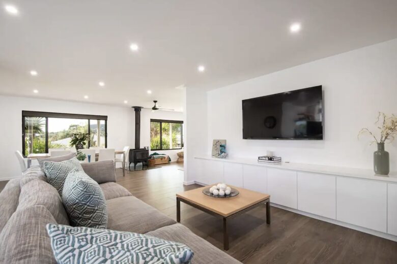 Waterfall Gully Retreat with Pool - Rosebud, Australia