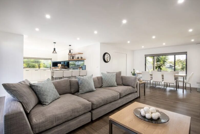 Waterfall Gully Retreat with Pool - Rosebud, Australia