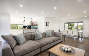 Waterfall Gully Retreat with Pool - Rosebud, Australia