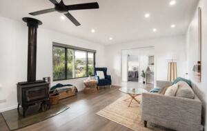 Waterfall Gully Retreat with Pool - Rosebud, Australia