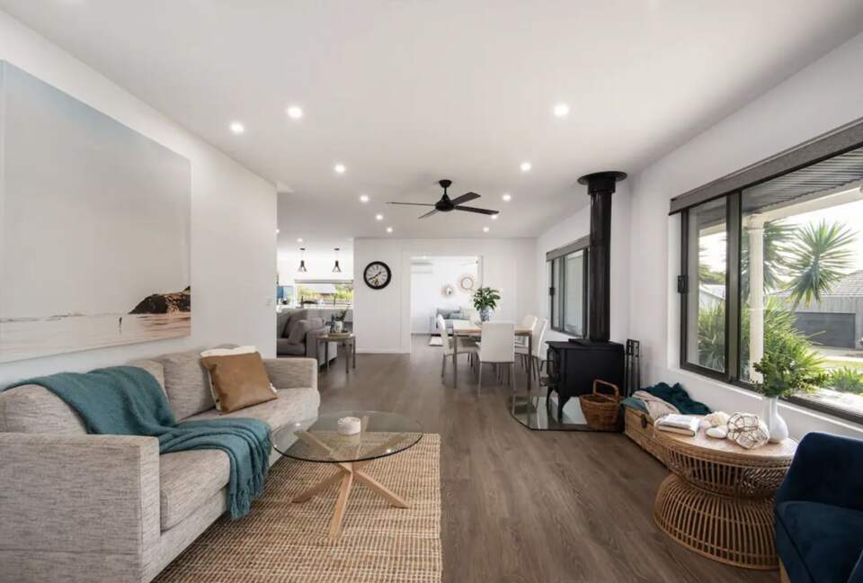 Waterfall Gully Retreat with Pool - Rosebud, Australia