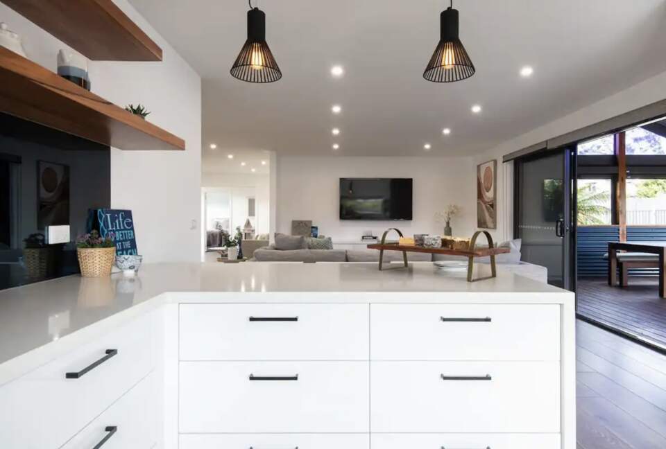 Waterfall Gully Retreat with Pool - Rosebud, Australia