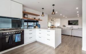 Waterfall Gully Retreat with Pool - Rosebud, Australia