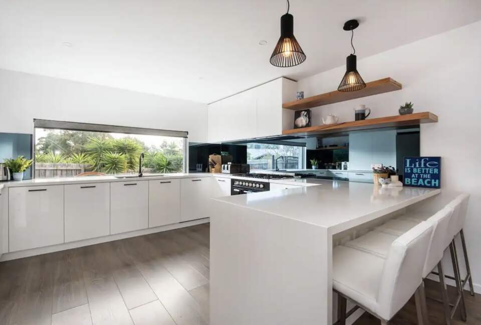 Waterfall Gully Retreat with Pool - Rosebud, Australia