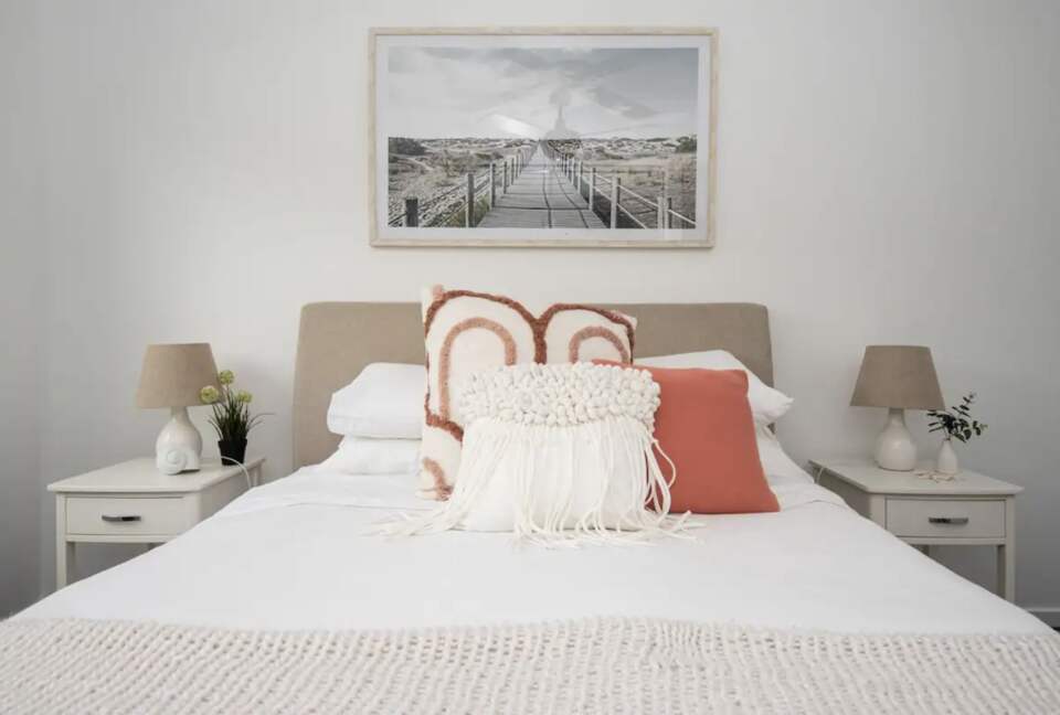 Waterfall Gully Retreat with Pool - Rosebud, Australia