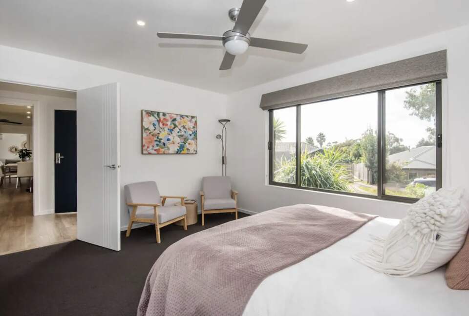 Waterfall Gully Retreat with Pool - Rosebud, Australia