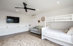 Waterfall Gully Retreat with Pool - Rosebud, Australia