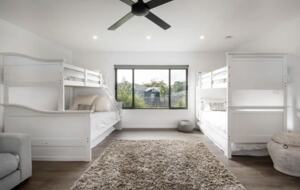 Waterfall Gully Retreat with Pool - Rosebud, Australia