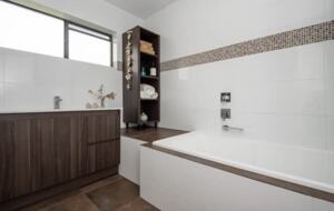 Waterfall Gully Retreat with Pool - Rosebud, Australia