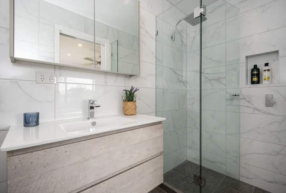 Waterfall Gully Retreat with Pool - Rosebud, Australia