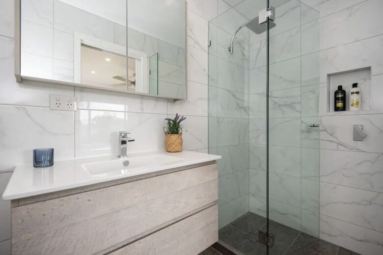 Waterfall Gully Retreat with Pool - Rosebud, Australia