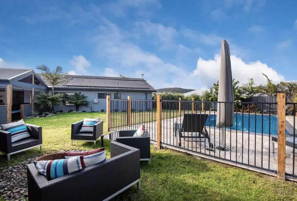 Waterfall Gully Retreat with Pool - Rosebud, Australia