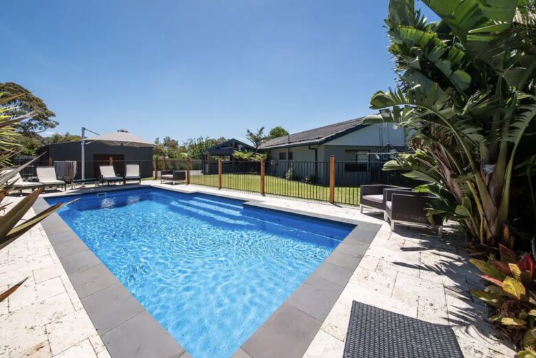 Waterfall Gully Retreat with Pool - Rosebud, Australia