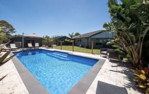 Waterfall Gully Retreat with Pool - Rosebud, Australia