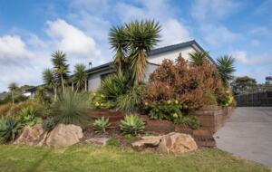 Waterfall Gully Retreat with Pool - Rosebud, Australia