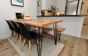 The Escape Whistler | Cozy Marketplace Residence in the Village - Whistler, Canada