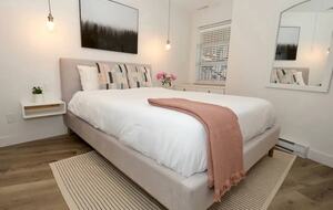 The Escape Whistler | Cozy Marketplace Residence in the Village - Whistler, Canada