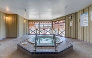 The Escape Whistler | Cozy Marketplace Residence in the Village - Whistler, Canada