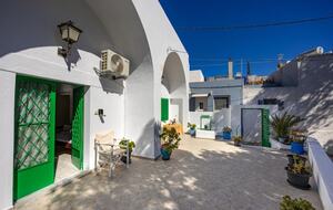 Amoni House – Authentic Village Stay in Santorini - Pyrgos Kallistis, Santorini, Greece