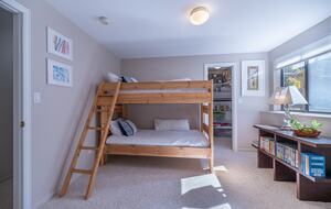 Bunk room, Ground level