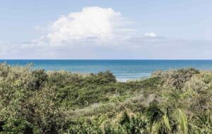 Castaways Beach House | Noosa Beachfront with Pool & Tennis - Castaways Beach, Australia