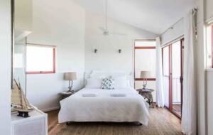 Castaways Beach House | Noosa Beachfront with Pool & Tennis - Castaways Beach, Australia