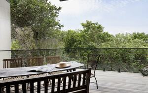 Castaways Beach House | Noosa Beachfront with Pool & Tennis - Castaways Beach, Australia