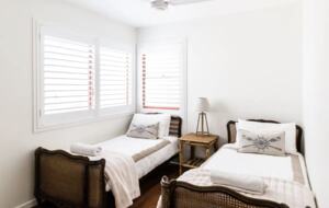 Castaways Beach House | Noosa Beachfront with Pool & Tennis - Castaways Beach, Australia