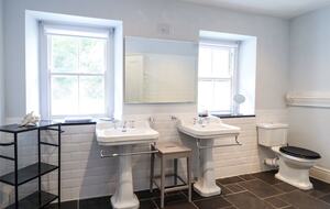 Historic Welsh Coastal Flat: Spacious 4-Bedroom Residence - Portmeirion, United Kingdom