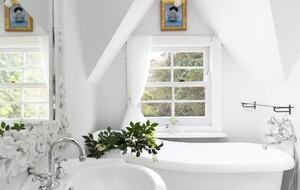 The Witta Chapel | Luxury Country Cottage Escape for 6 - Witta, Australia