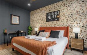 The Vinyl Vault | 6 Minutes from Broadway - Nashville, Tennessee