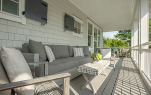 More views 2nd level front porch