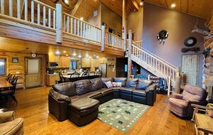 Big Bear Lodge: Spacious Escape in Tollgate Canyon near Park City - Coalville, Utah