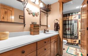 Big Bear Lodge: Spacious Escape in Tollgate Canyon near Park City - Coalville, Utah