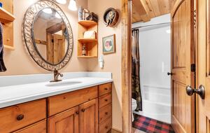 Big Bear Lodge: Spacious Escape in Tollgate Canyon near Park City - Coalville, Utah