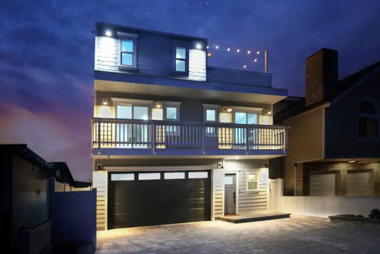 High End Beach House | Steps to Beach - Oxnard, California