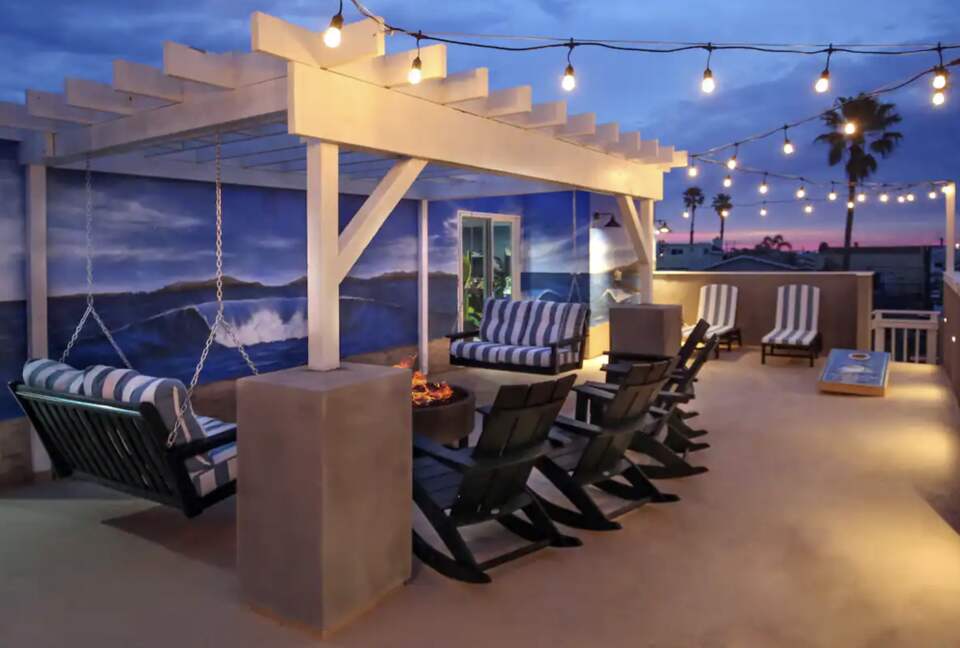 High End Beach House | Steps to Beach - Oxnard, California