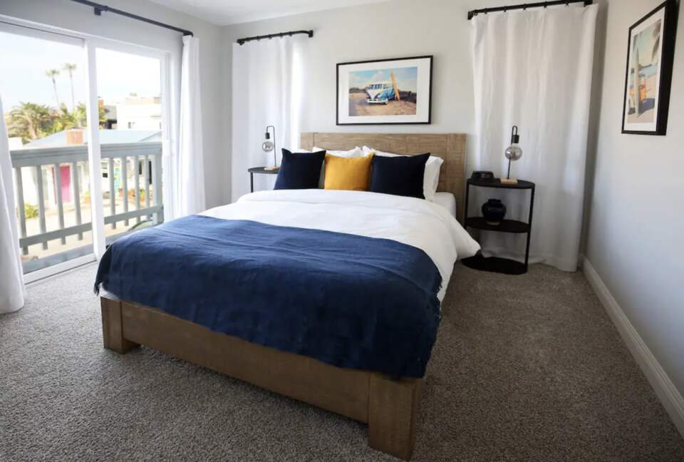 High End Beach House | Steps to Beach - Oxnard, California