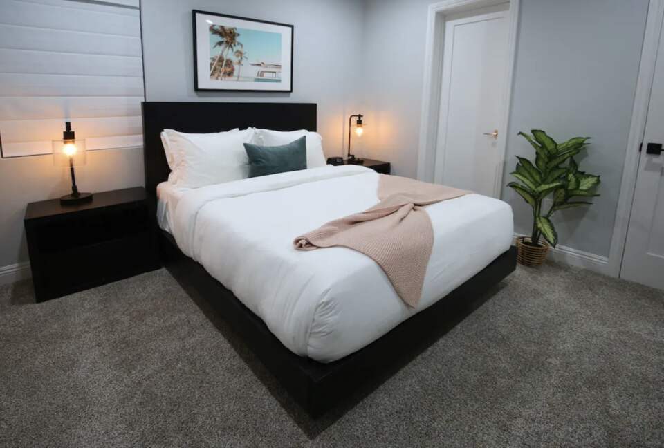 High End Beach House | Steps to Beach - Oxnard, California